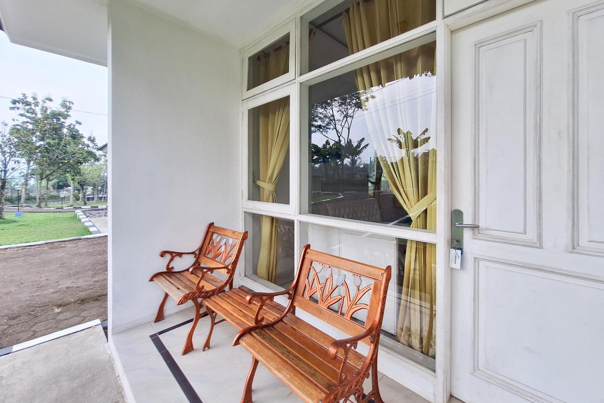 Reddoorz Resort At Tridaya Cisarua Puncak Exterior photo